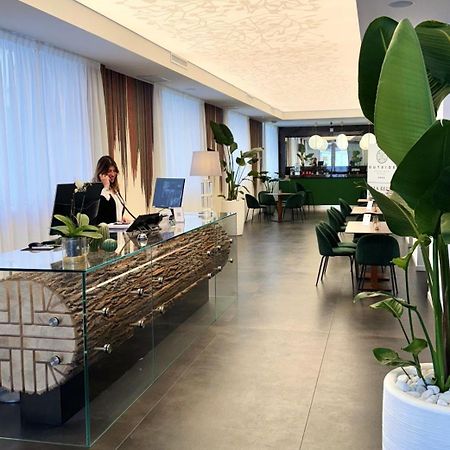 Outside Boutique Hotel Фоджа Екстериор снимка