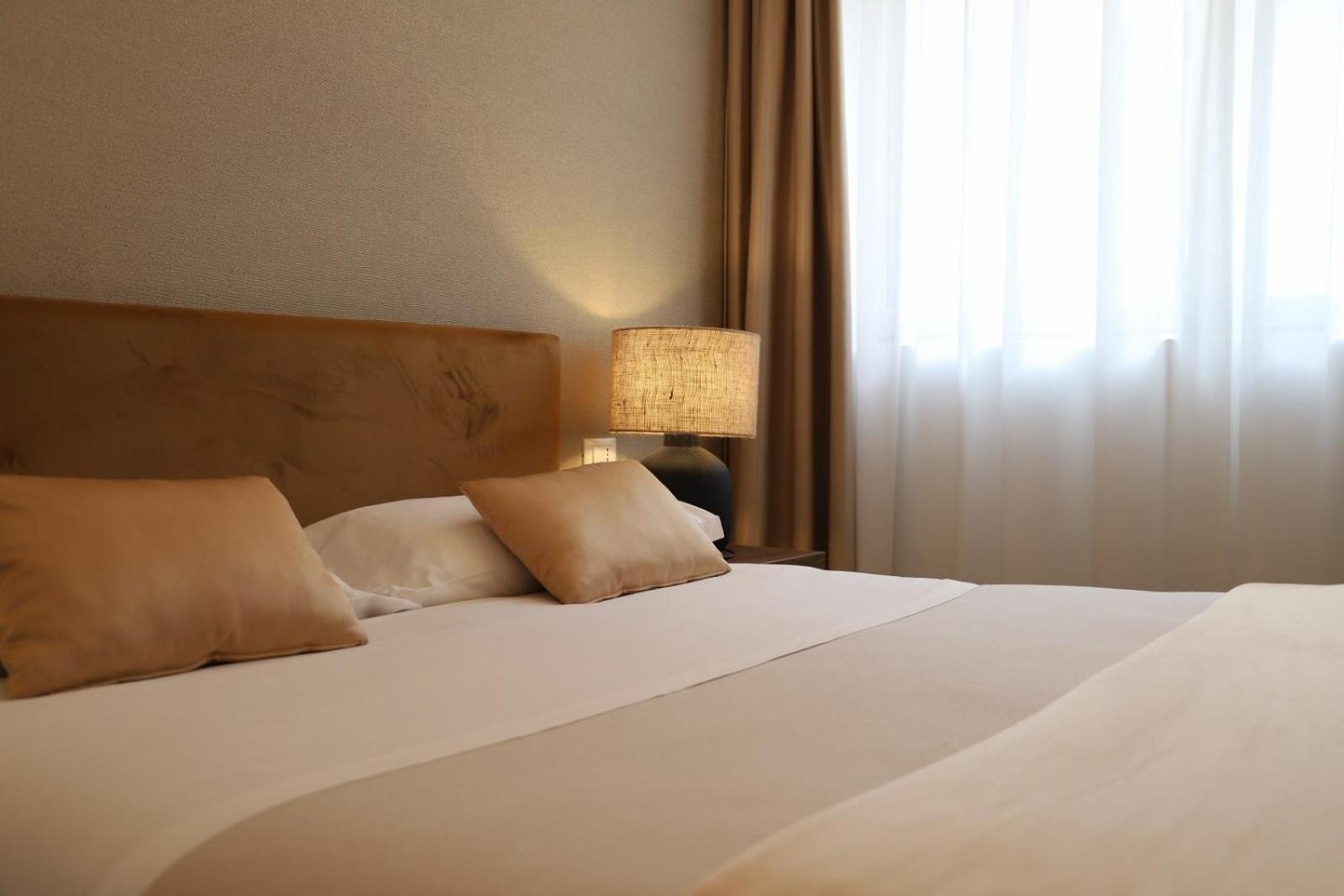 Outside Boutique Hotel Фоджа Екстериор снимка