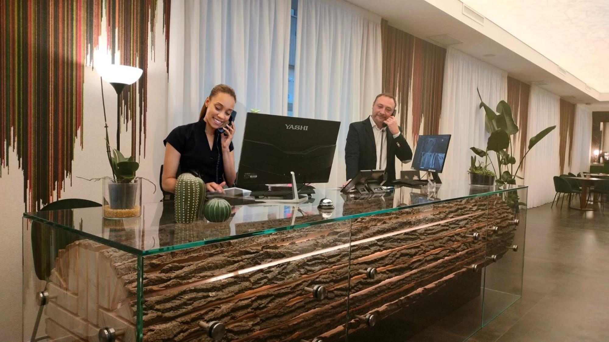 Outside Boutique Hotel Фоджа Екстериор снимка