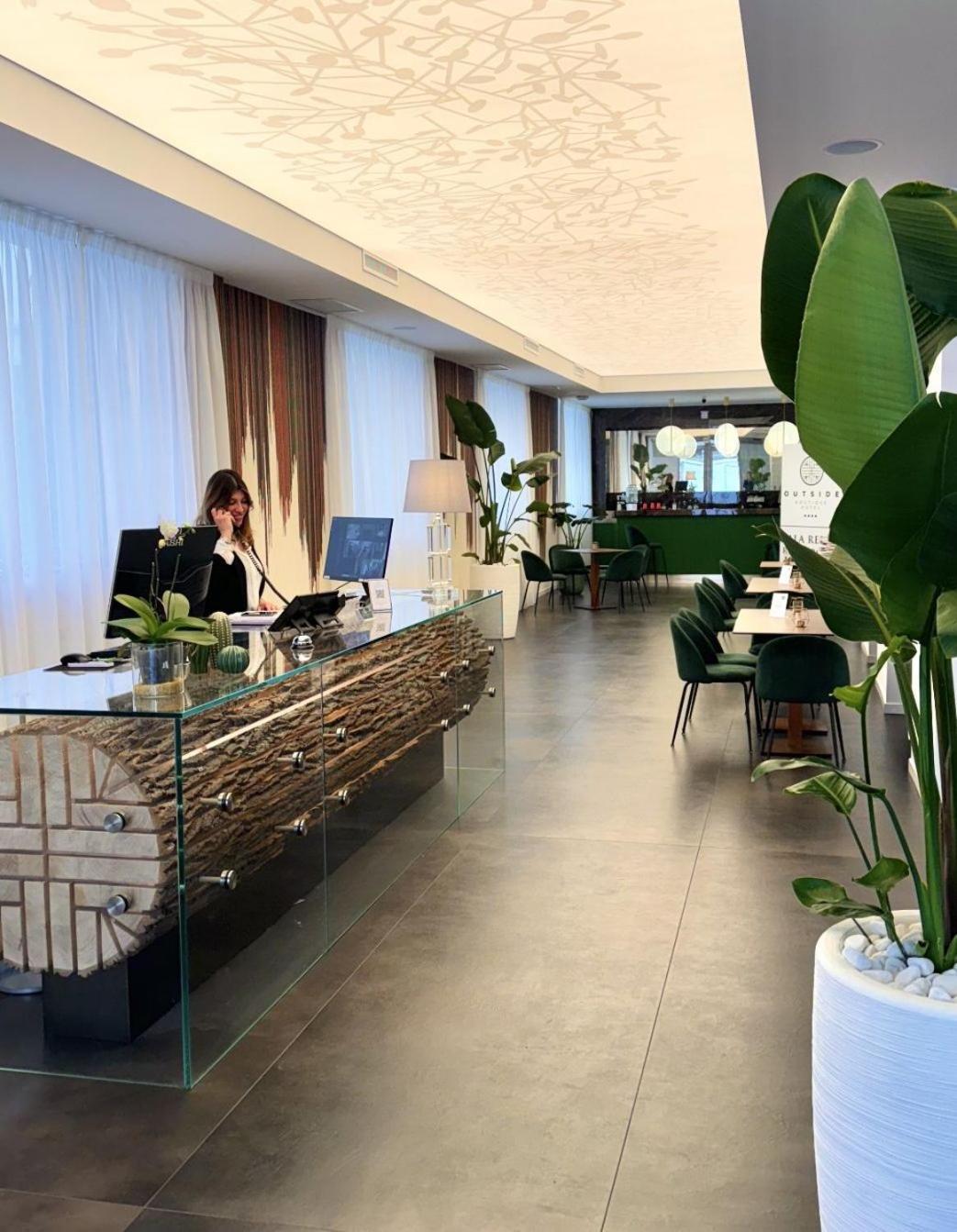 Outside Boutique Hotel Фоджа Екстериор снимка